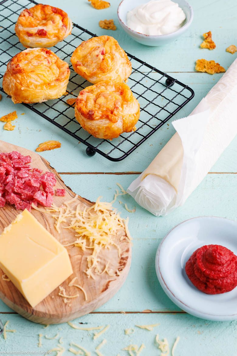 Pizzaschnecken mit Käse und Salami