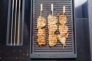 Souvlaki in der Grillpfanne oder auf dem Grill braten