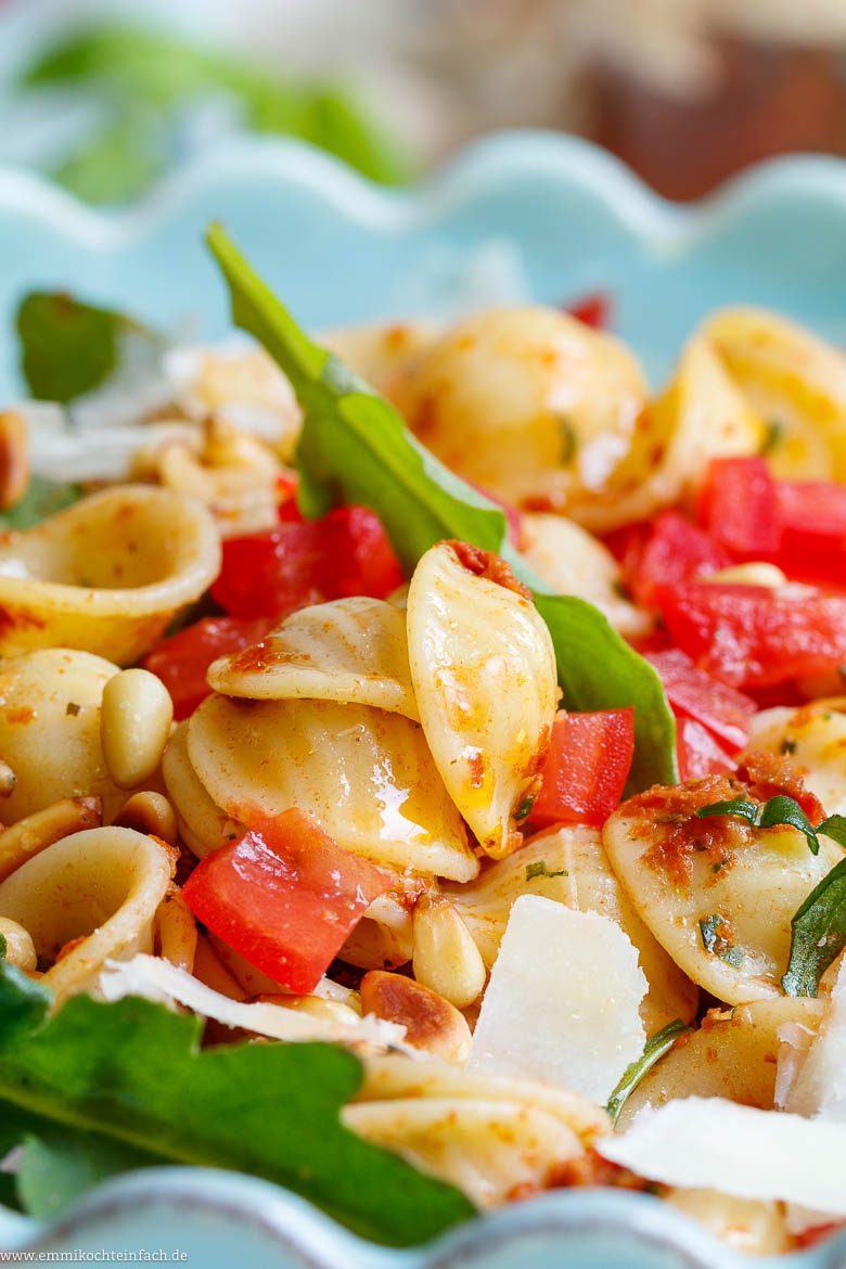 Orecchiette im italienischen Nudelsalat
