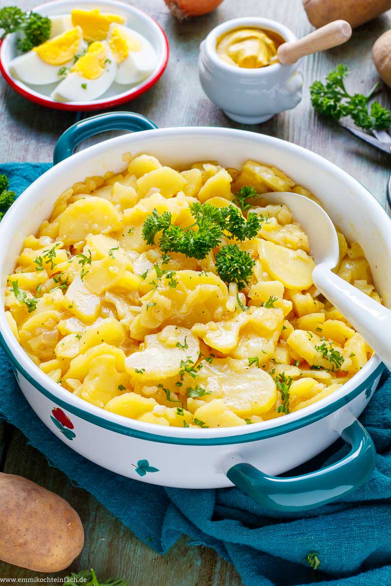 Omas Kartoffelsalat mit Brühe ohne Mayo