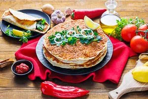 Servierbereit: selber gemachtes Lahmacun