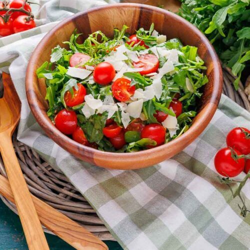 Rucola-Salat mit Tomaten und Parmesan - emmikochteinfach