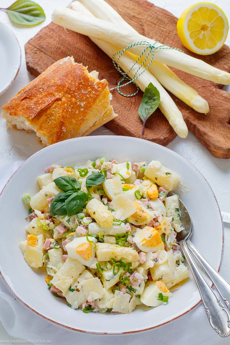 Unkomplizierter Genuss: Spargelsalat mit Ei und Schinken