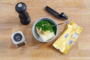 Zupfbrot Kräuterbutter selber machen