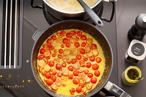 Burrata mit Pasta - die Sauce mit Pesto