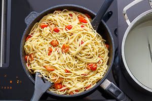 Burrata Rezept mit Pasta und frischen Tomaten