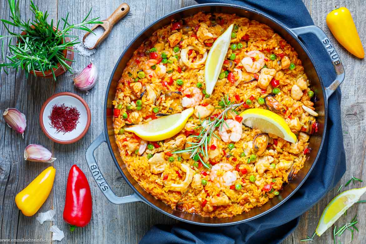 Einfache Paella mit Hähnchen &amp; Meeresfrüchten