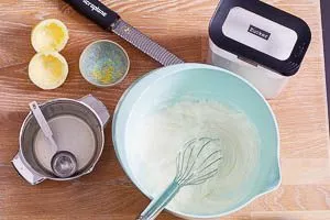 Zitrone für die Philadelphia Torte