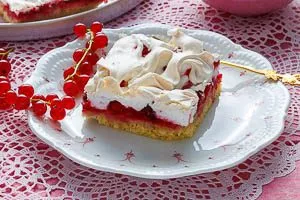 Johannisbeerkuchen mit Baiser vom Blech