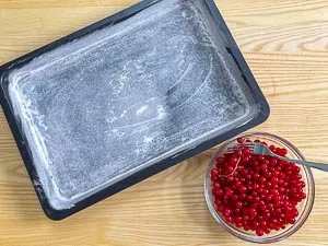 Johannisbeerkuchen vorbereiten