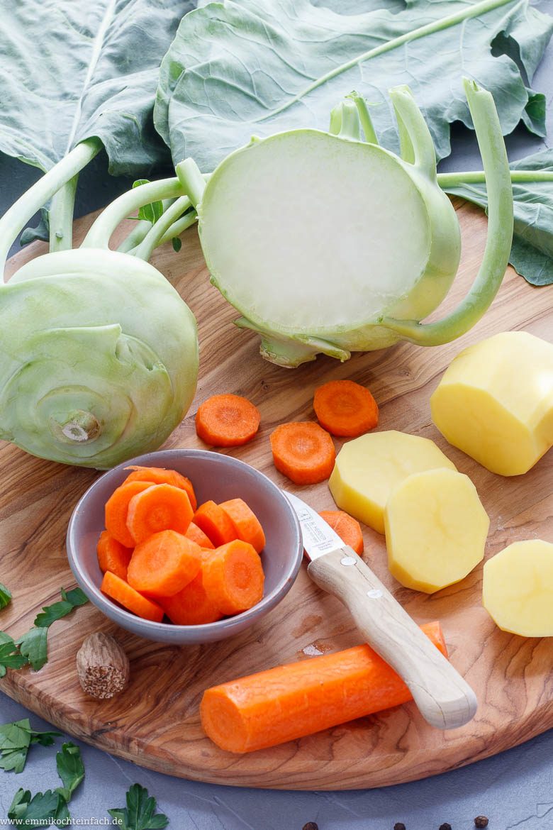 Kohlrabigemüse Zutaten - Kohlrabi, Kartoffeln und Möhren