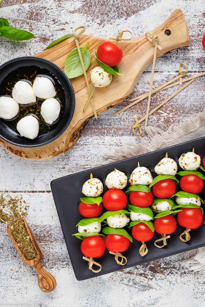 Tomate-Mozzarella-Spieße – schnelles Fingerfood