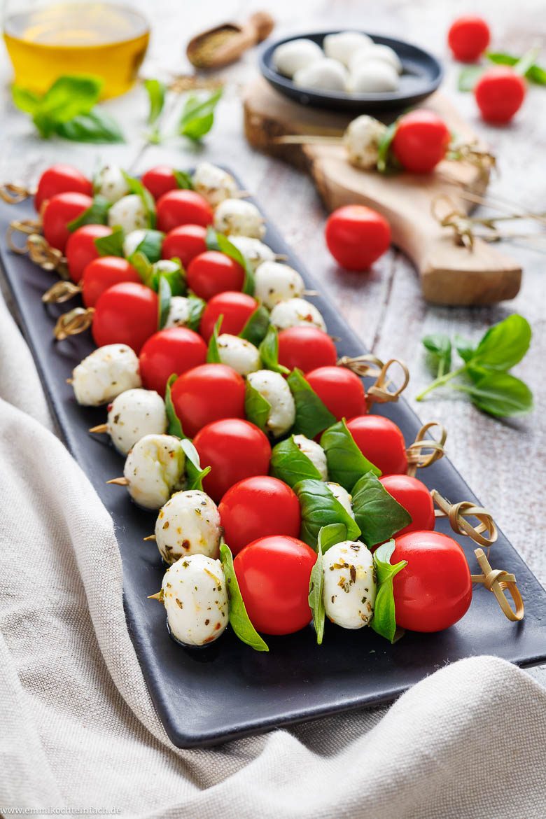 Tomate-Mozzarella-Spie&szlig;e Rezept - schnelles und einfaches Fingerfood