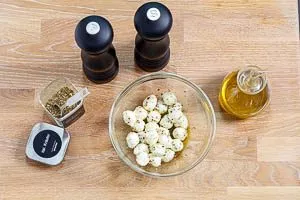 Mozzarella Kugeln vorbereiten