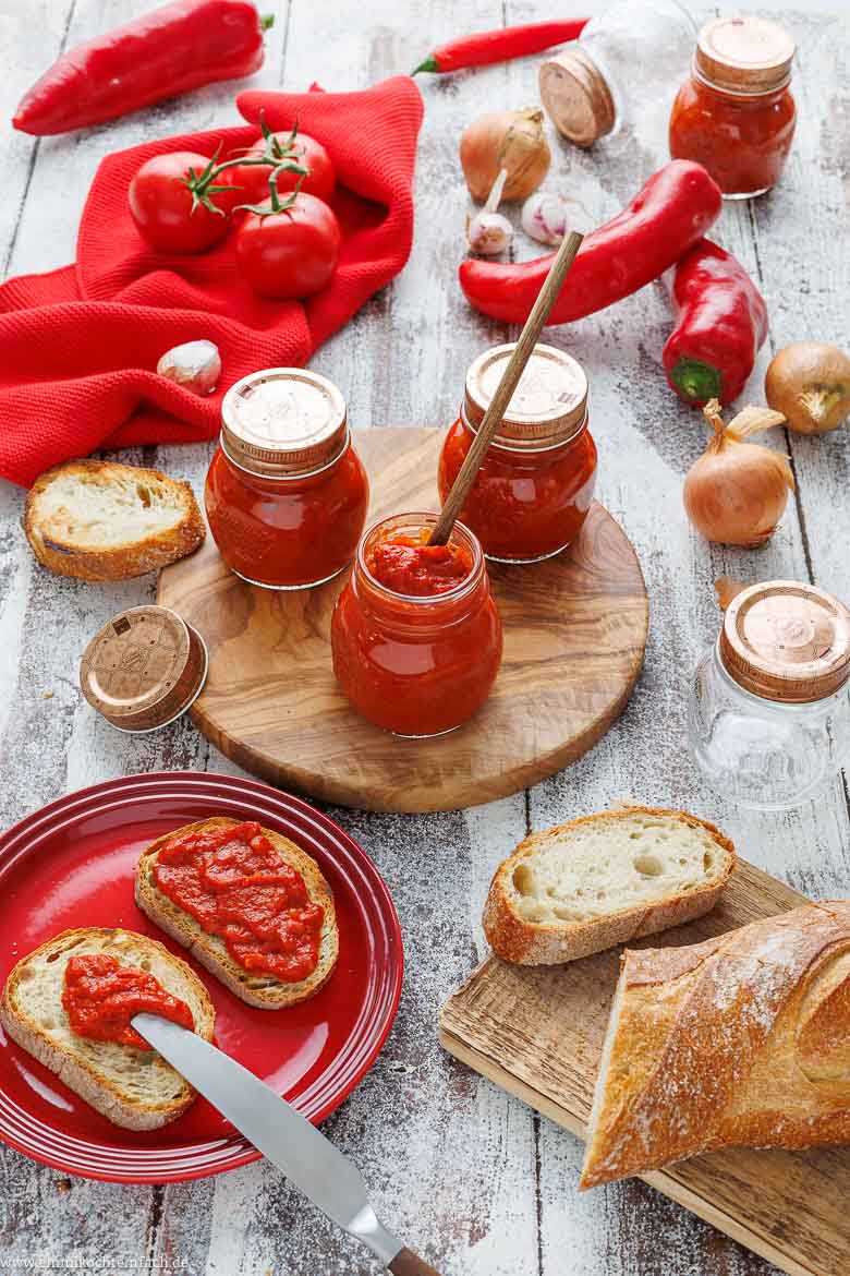 Ajvar Rezept mit Paprika und Tomaten