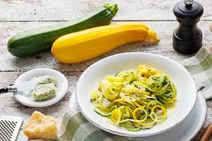 Zoodles Rezept in cremiger Sauce