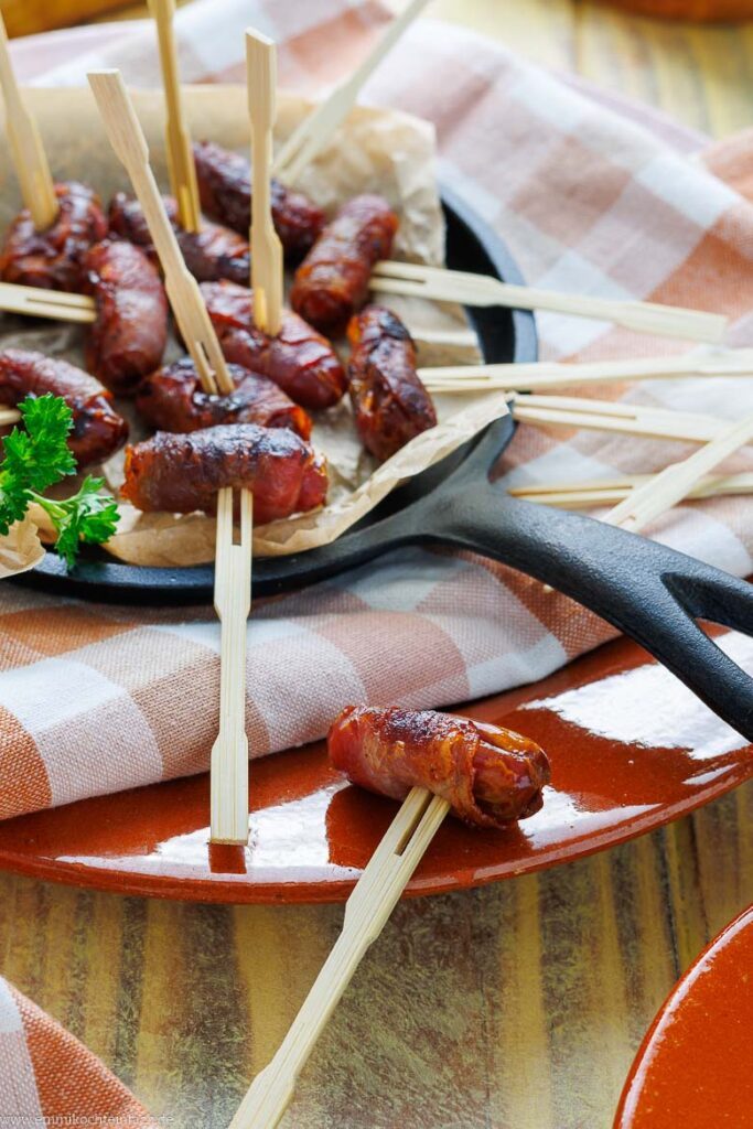 Datteln im Speckmantel aus dem Ofen