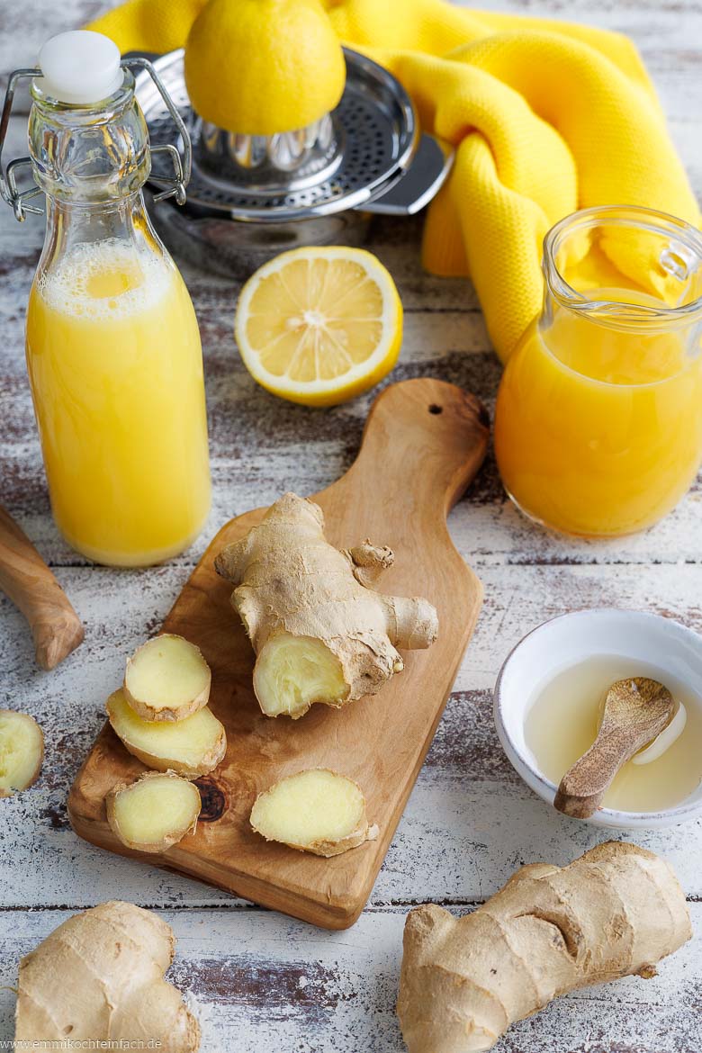 Zutaten für Ingwer Shot sind Ingwer, Zitrone und Orangensaft