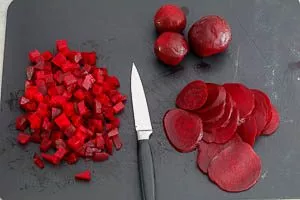 Rote Bete scheiden oder würfeln