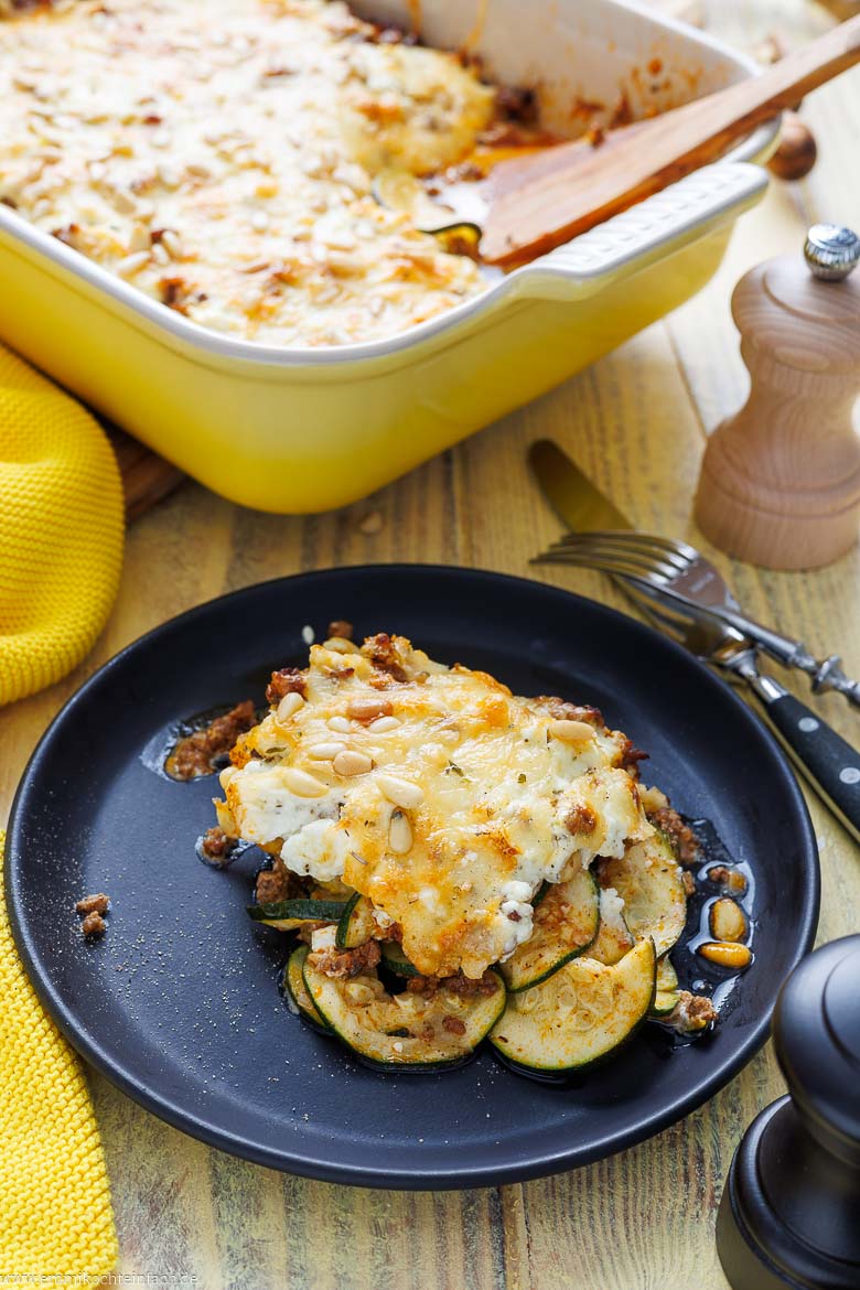 Zucchini-Auflauf mit Hackfleisch und Feta