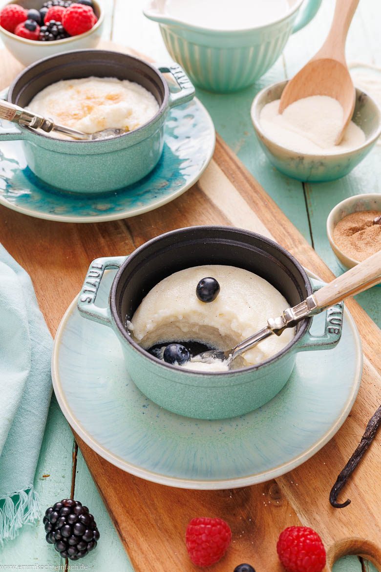 Selbstgemachter Milchbrei mit Grieß