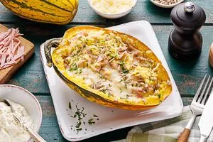 Spaghettikürbis Rezept mit Schinken und Käse