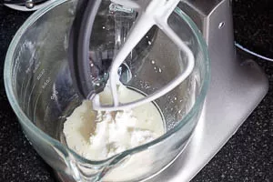 Quark-Öl-Teig zubereiten