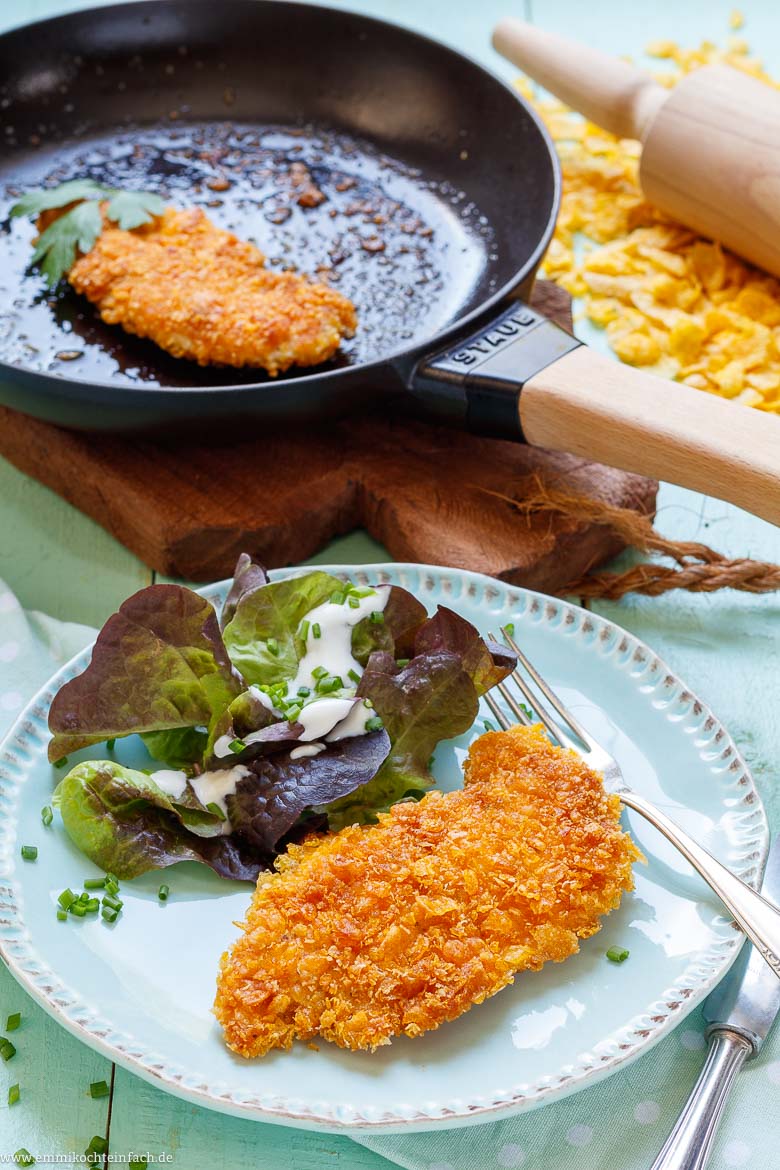 H&auml;hnchenschnitzel passen wunderbar zu einem Salat