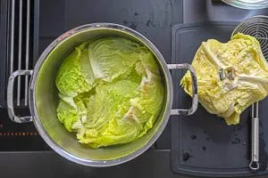 Blätter weiter kurz garen lassen.