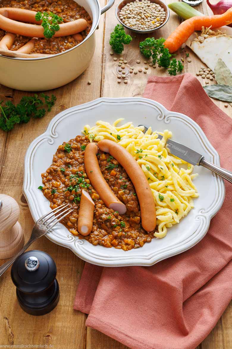 Auch in vegetarisch: Die Saitenwürstchen einfach durch eine Veggie-Variante austauschen.