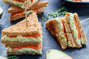 Avocado Sandwich mit Lachs