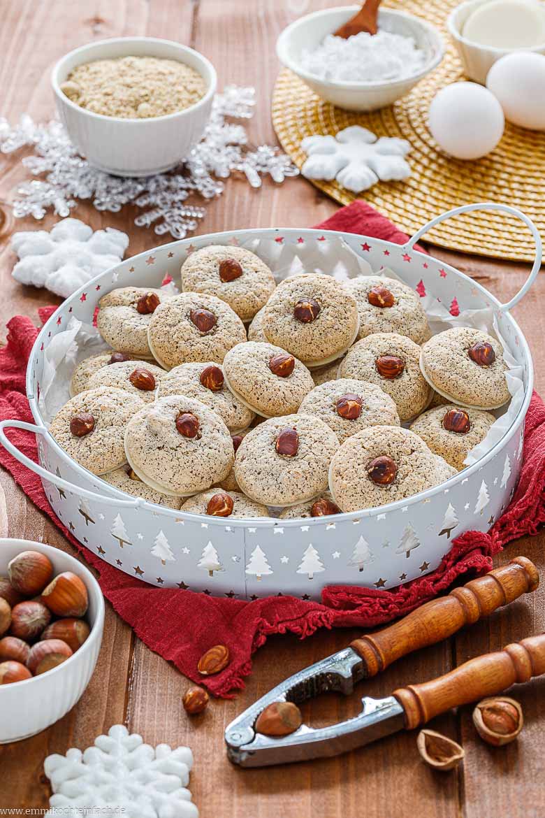 Makronen aus Haselnüssen und Eischnee