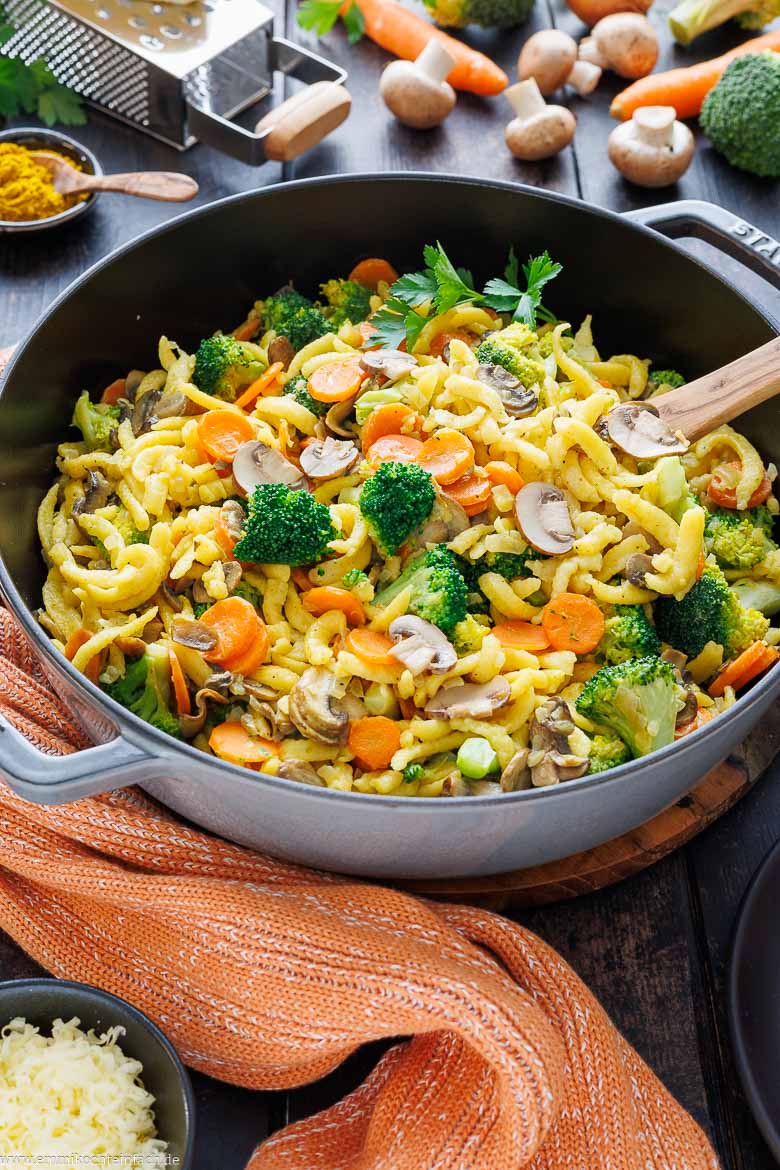 Die bunte Gemüsepfanne sieht nicht nur toll aus, sondern liefert auch Vitamine in der kalten Jahreszeit.