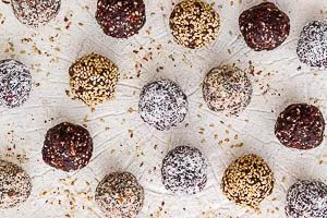 Energy Balls servieren