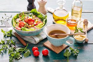 Mit dem fertigen Honig-Senf-Dressing kannst du jeden Salat verfeinern!