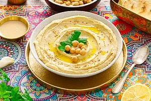 Hummus servieren