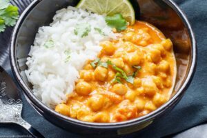 Kichererbsen-Curry Rezept mit Kokosmilch und Gemüse