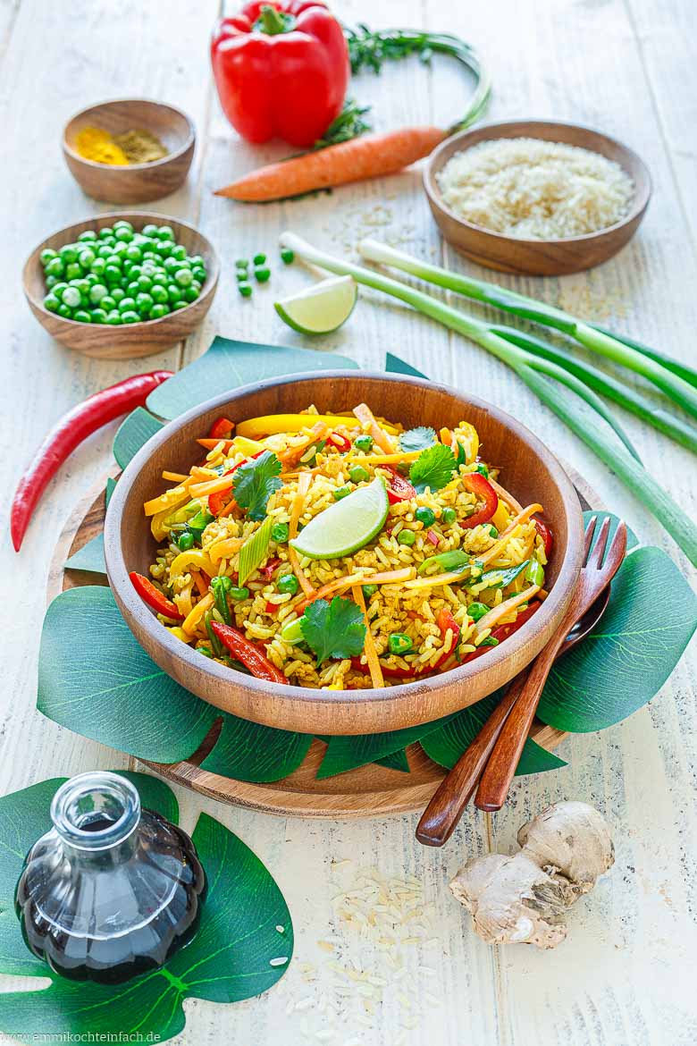 Gebratener Reis mit Gemüse und Ei