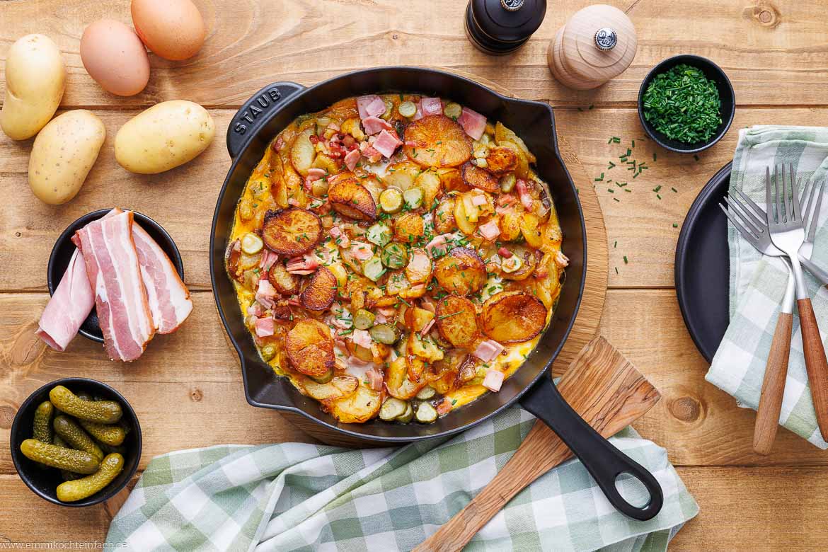 Deftiges Bauernfrühstück aus der Pfanne