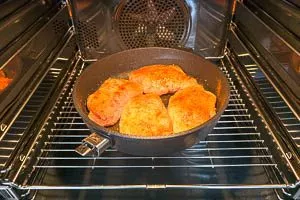 Die Cordon Bleus im Ofen backen.