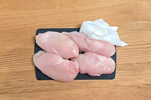Hähnchenbrustfilet vorbereiten.