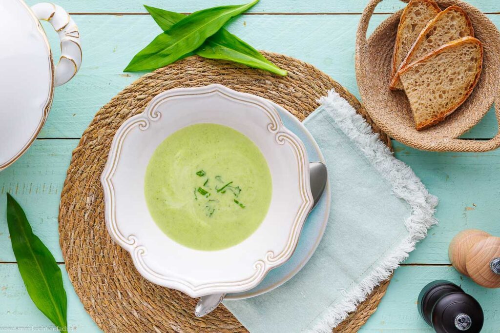Käse-Lauch-Suppe mit Hackfleisch Käse-Lauch-Suppe mit Hackfleisch