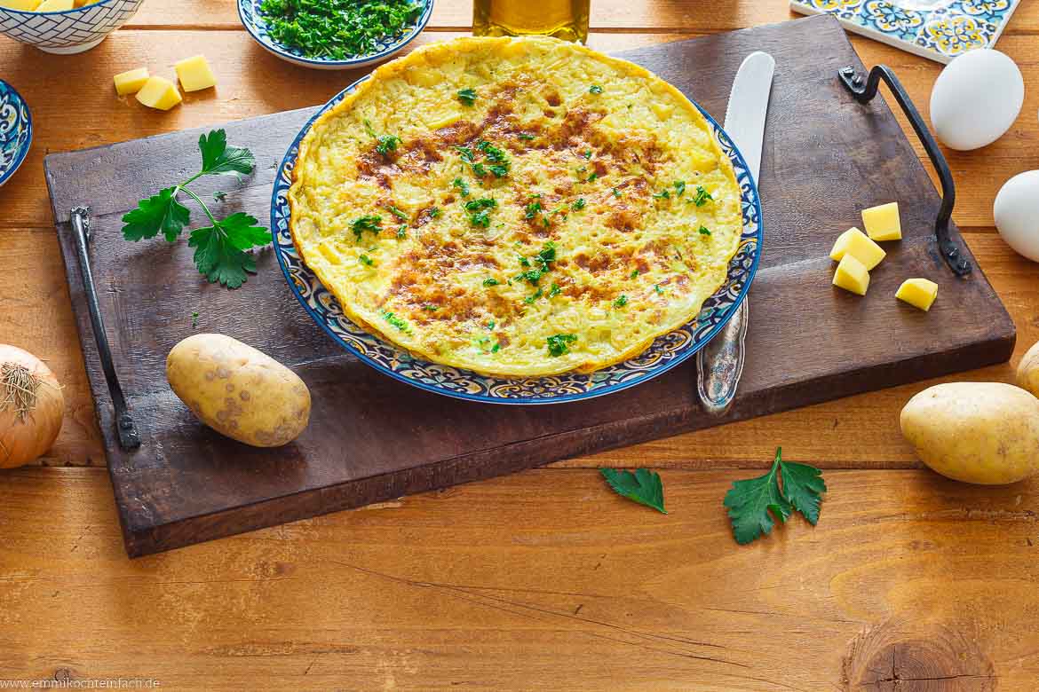 Spanische Tortilla de patatas aus der Pfanne-image