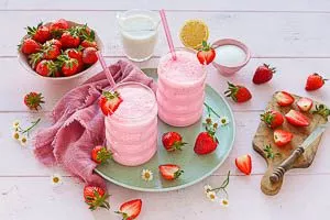 Fertig ist die leckere Erdbeermilch und kann serviert werden!