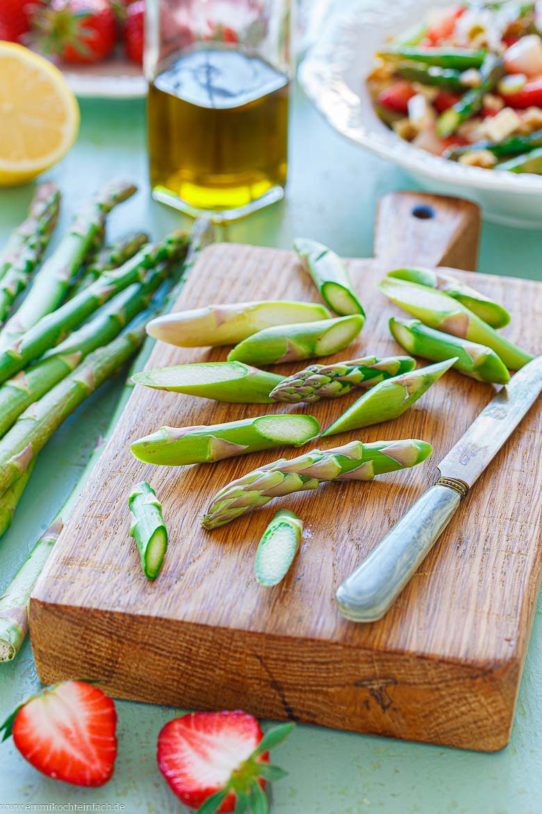 Zutaten f&uuml;r gr&uuml;nen Spargelsalat