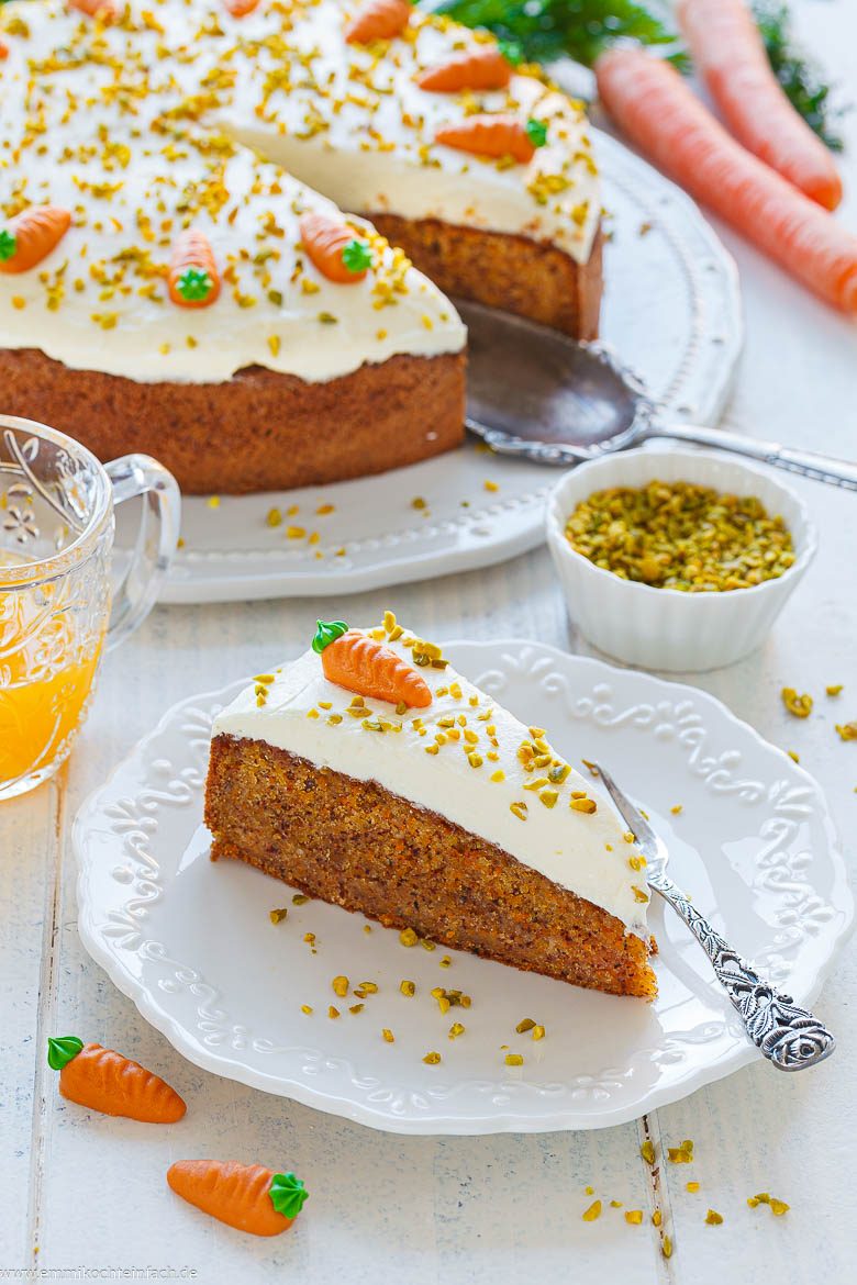 Saftiger Karottenkuchen mit Nüssen