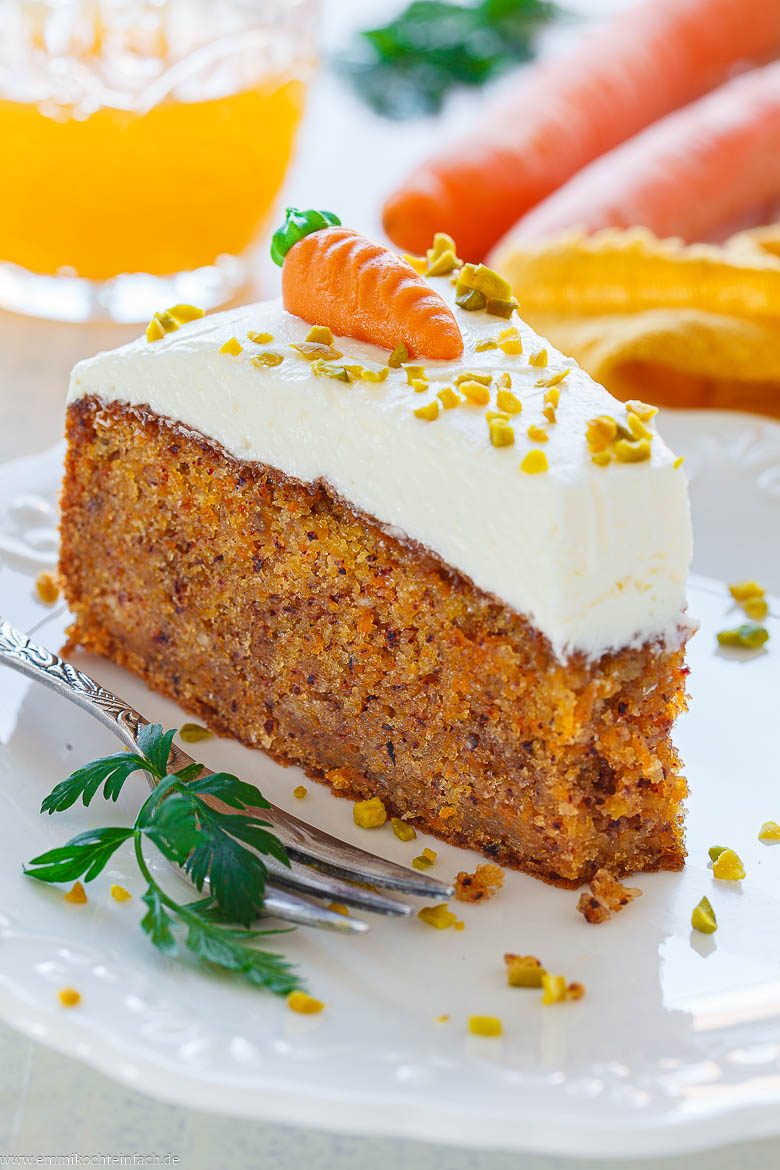 Saftiger Karottenkuchen mit N&uuml;ssen