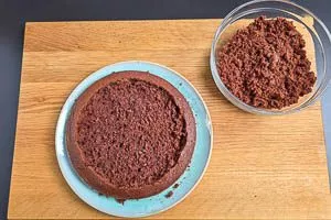 Kuchenboden für den Maulwurfkuchen vorbereiten