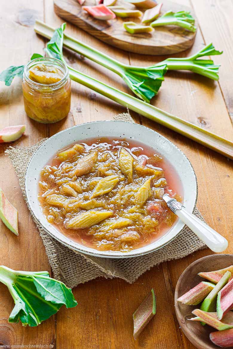 Süß-saures Rhabarberkompott