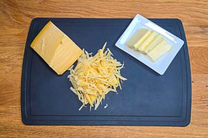 Gouda-Käse grob reiben